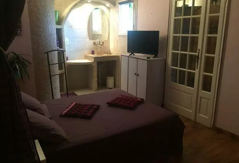 Majatalo Mas De La Croix