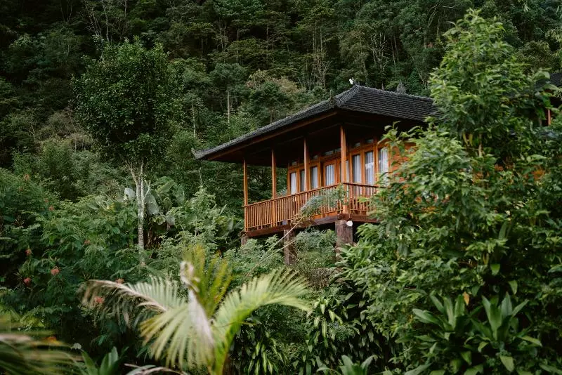 ペンション Munduk Menir Villas
