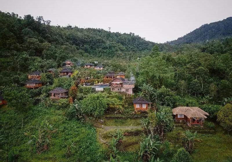 ペンション Munduk Menir Villas