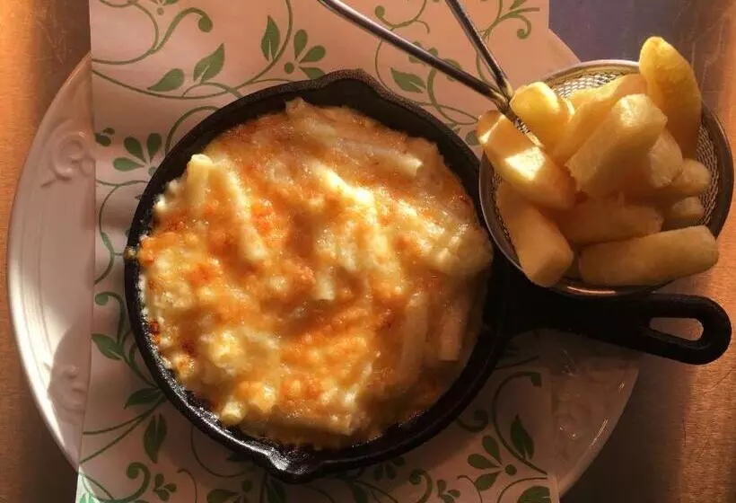 Majatalo White Cottage B&b