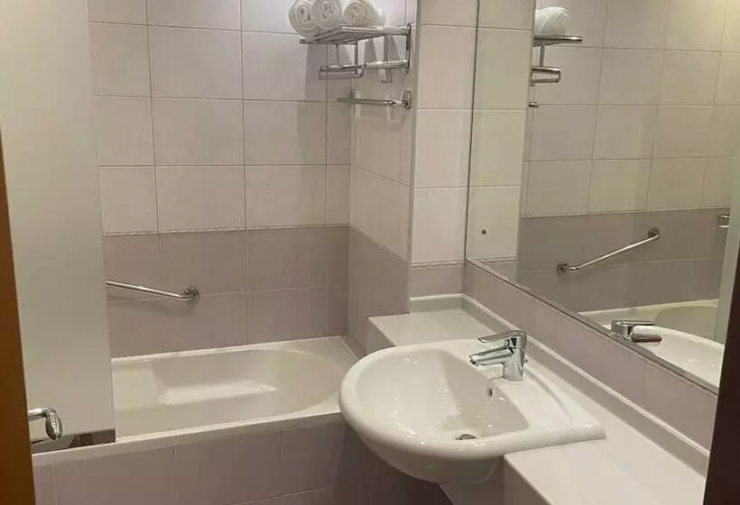 Al Raya Hotel Apartments