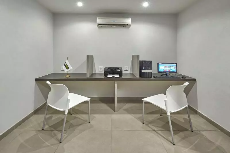 酒店 City Express Junior By Marriott Cancun