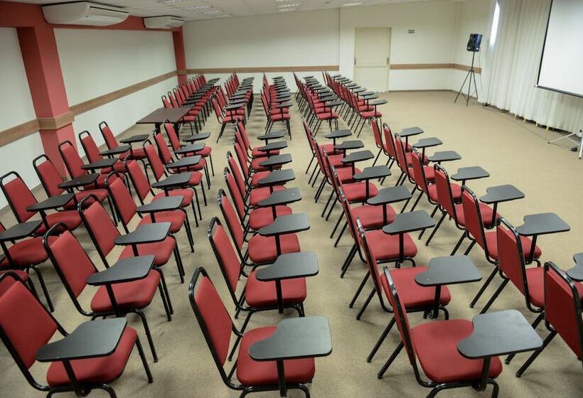 هتل Faria Lima Flat Service