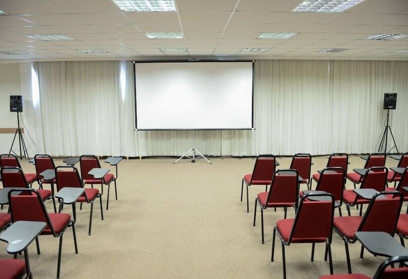 هتل Faria Lima Flat Service