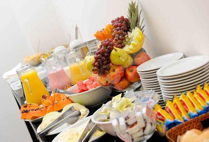 هتل Faria Lima Flat Service