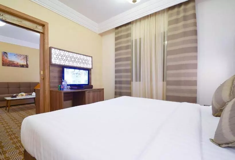 בית מלון כפרי Golden Tulip Al Zahabi