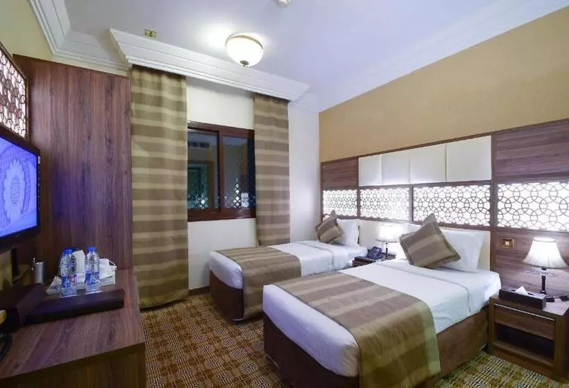 בית מלון כפרי Golden Tulip Al Zahabi