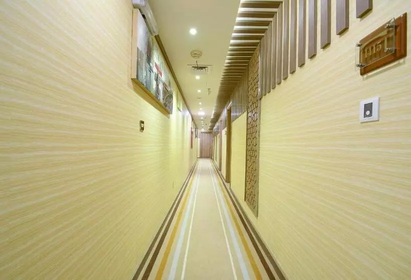 בית מלון כפרי Golden Tulip Al Zahabi