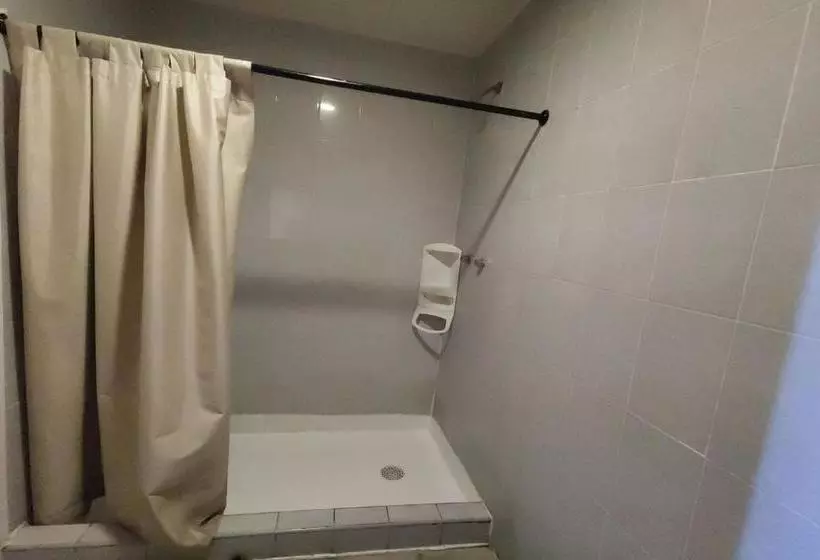 Capital Oc Hotel Marney