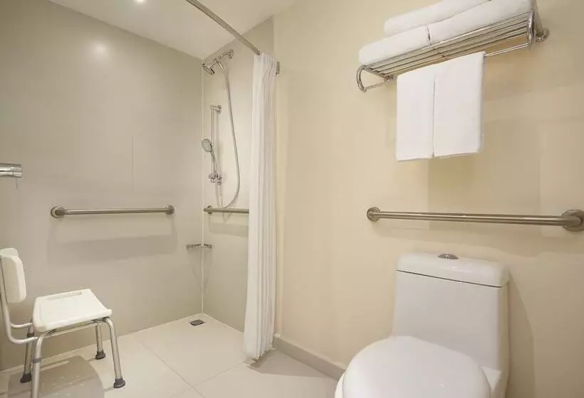 Отель One Saltillo Aeropuerto