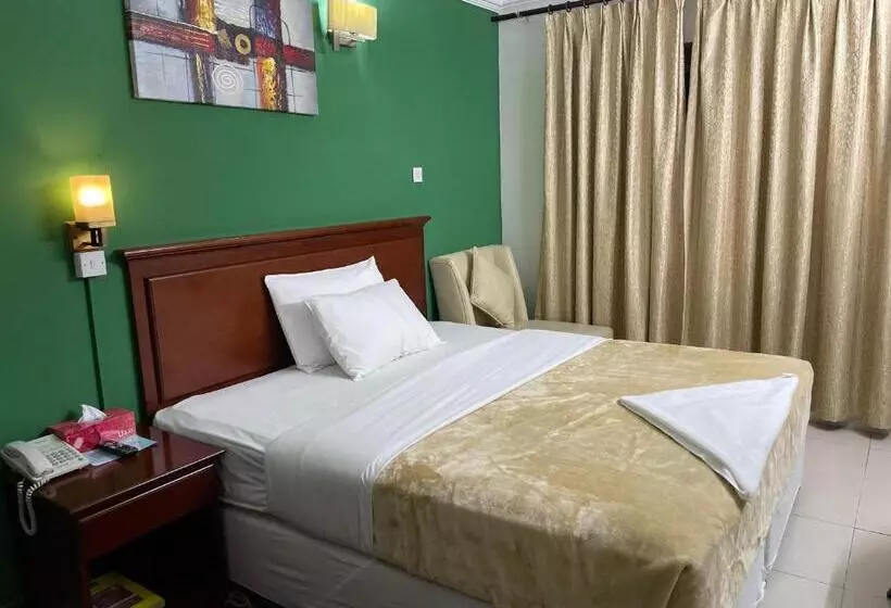 Отель Royal Prince