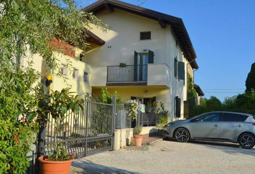 Aamiaismajoitus (B&B) Bb Il Grande Salice Bike Friends