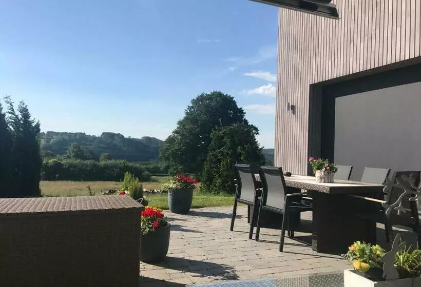 ベッドアンドブレックファースト La Colombe