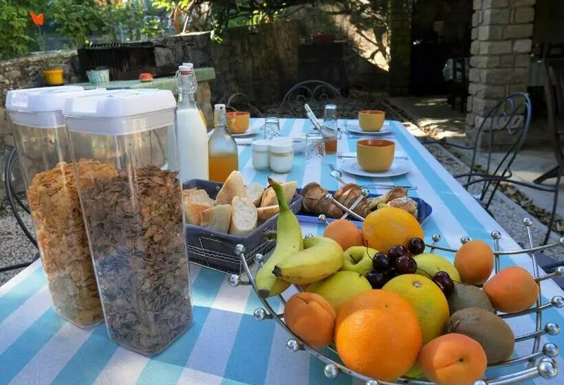 ベッドアンドブレックファースト Le Mas Des Oliviers