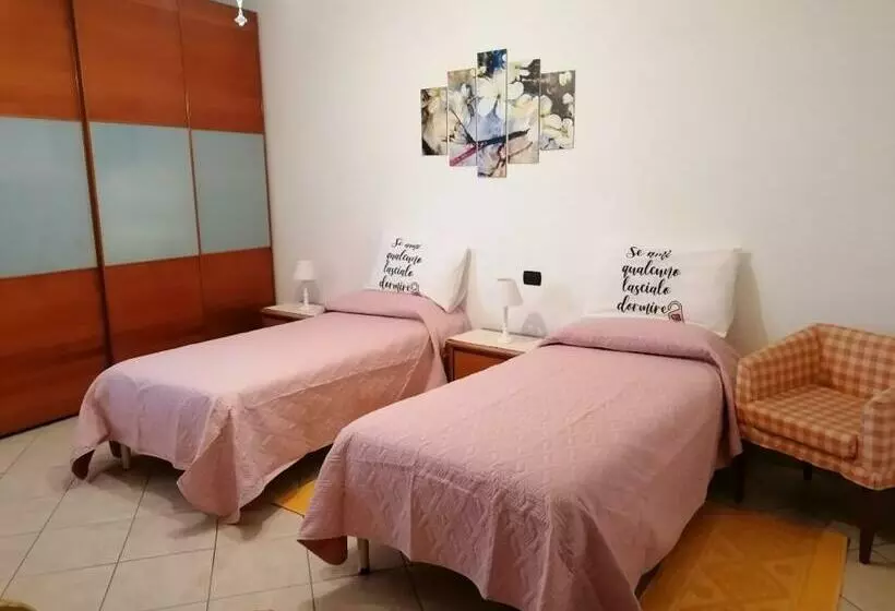 ベッドアンドブレックファースト Sa Domo Tua Iun E5942