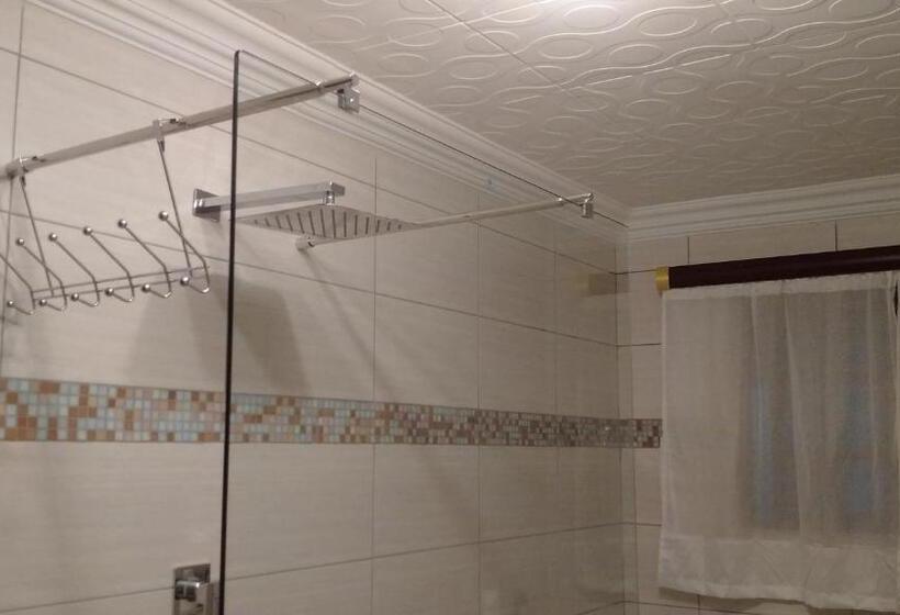 بنسيون Dinaledi House