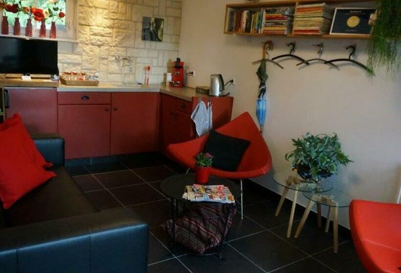 مبيت وإفطار Huize Mesch