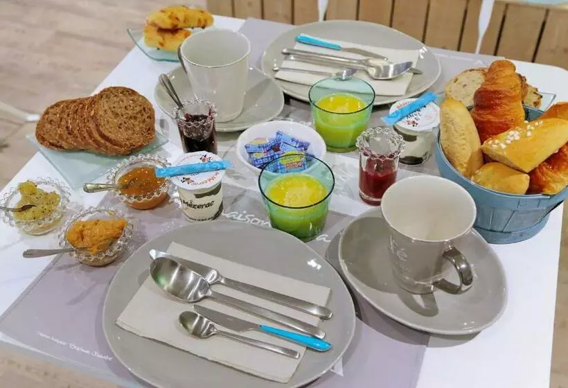 Aamiaismajoitus (B&B) La Maison Au Dessus Des Voiles