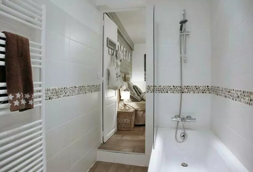 Aamiaismajoitus (B&B) La Maison Au Dessus Des Voiles