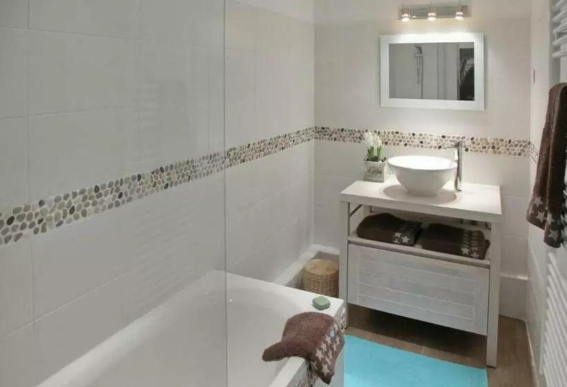 Aamiaismajoitus (B&B) La Maison Au Dessus Des Voiles