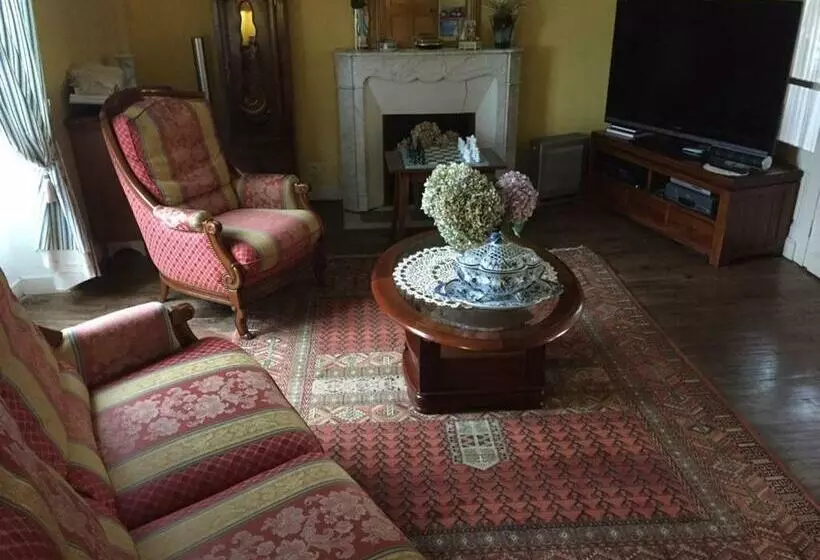 ベッドアンドブレックファースト Les Hortensias