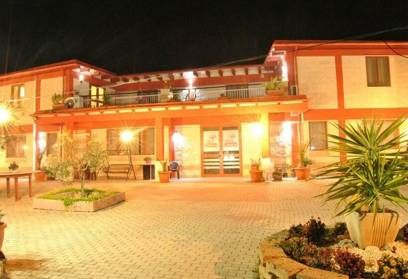 Отель Agriturismo La Ferrovia