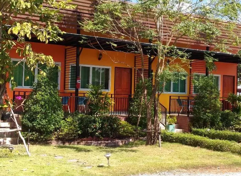 Hotelli Navy Sisatchanalai