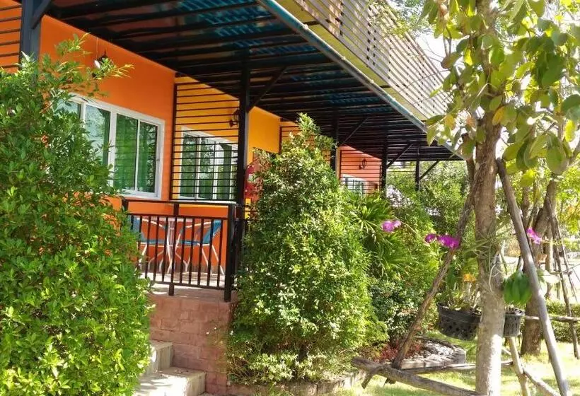 Hotelli Navy Sisatchanalai