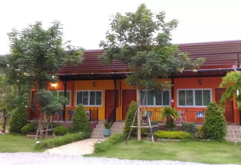 Hotelli Navy Sisatchanalai