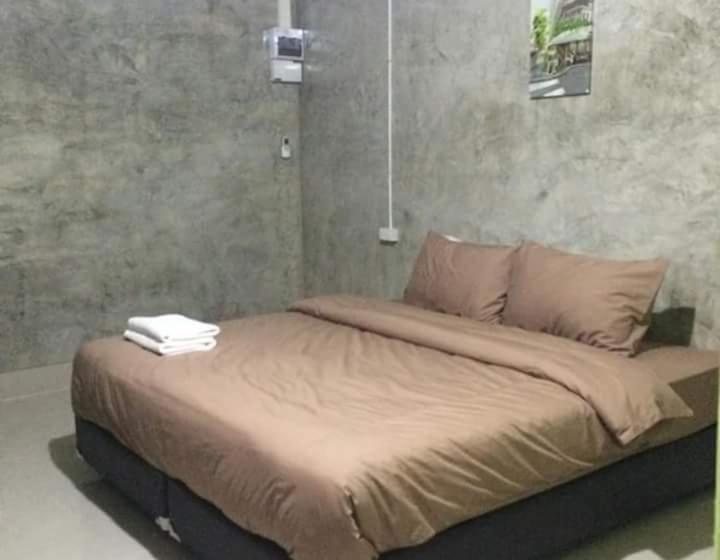 Otel Navy Sisatchanalai