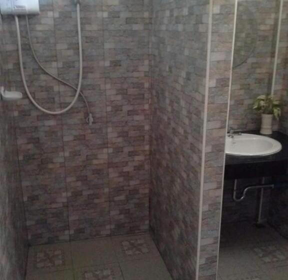 Otel Navy Sisatchanalai