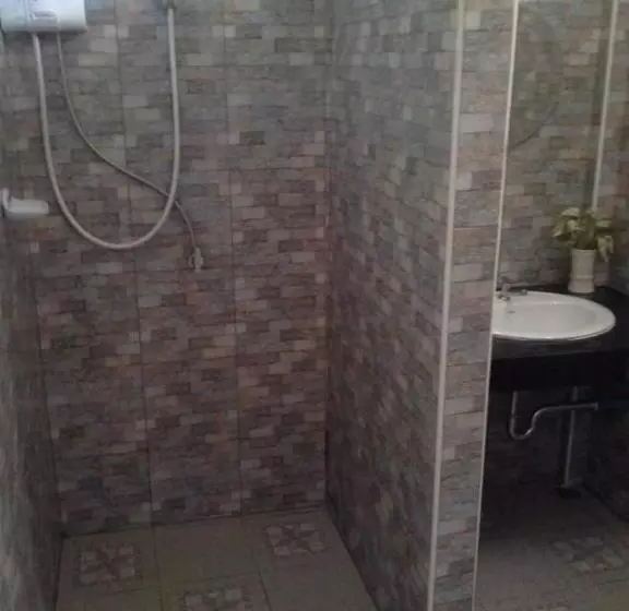 Hotelli Navy Sisatchanalai