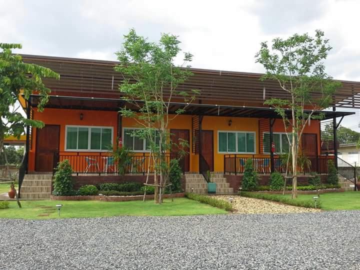 Otel Navy Sisatchanalai