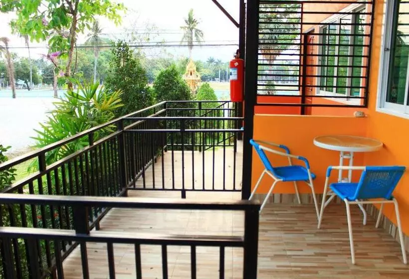 Hotelli Navy Sisatchanalai