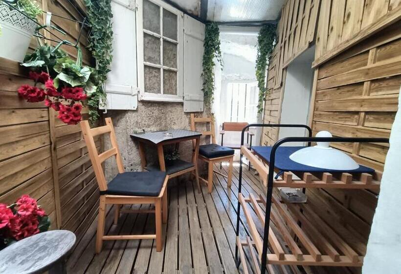 Hostel Now Bastidor Jovial