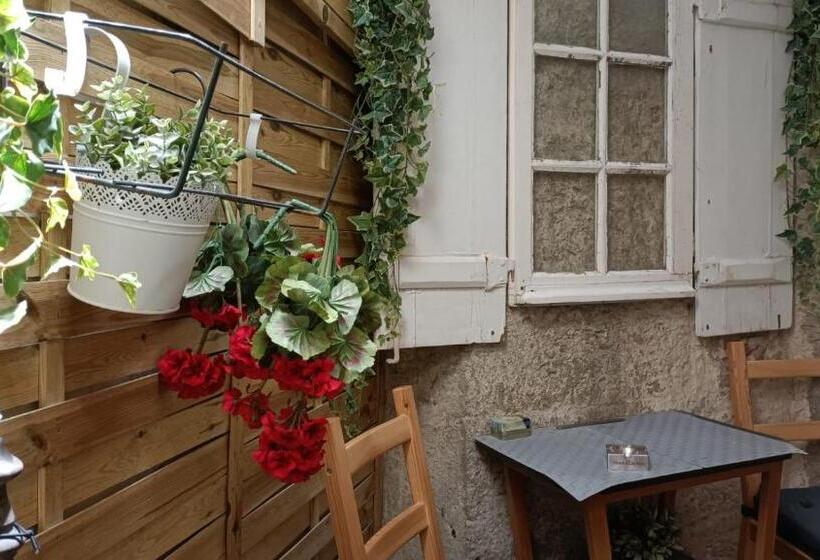 Hostel Now Bastidor Jovial