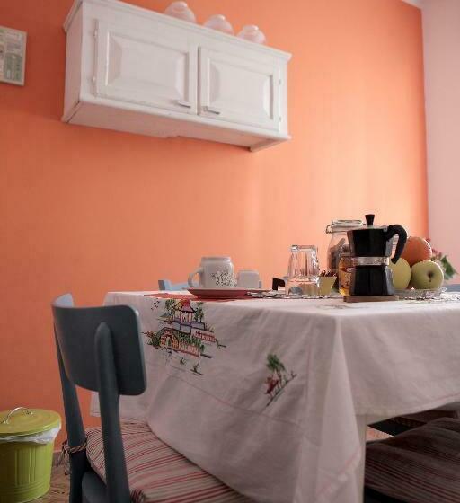 تختخواب و صبحانه Goga&romeo