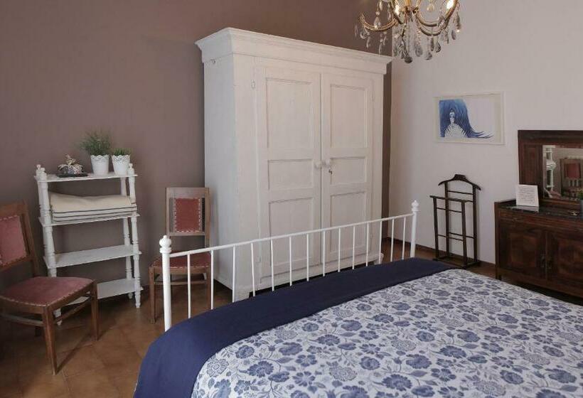 تختخواب و صبحانه Goga&romeo