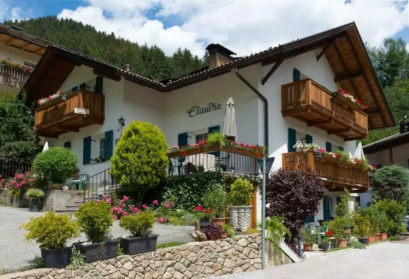 Aamiaismajoitus (B&B) Haus Claudia