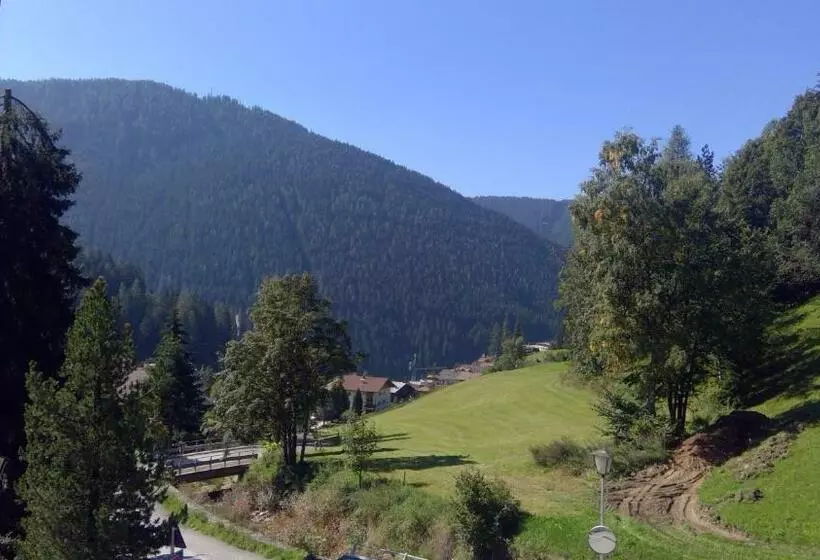 Aamiaismajoitus (B&B) Haus Claudia