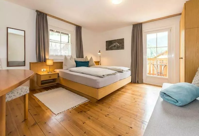 Aamiaismajoitus (B&B) Haus Claudia