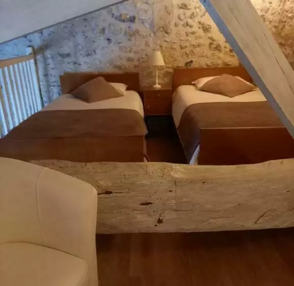 Aamiaismajoitus (B&B) La Charentaise Ch D Hôtes ,studio