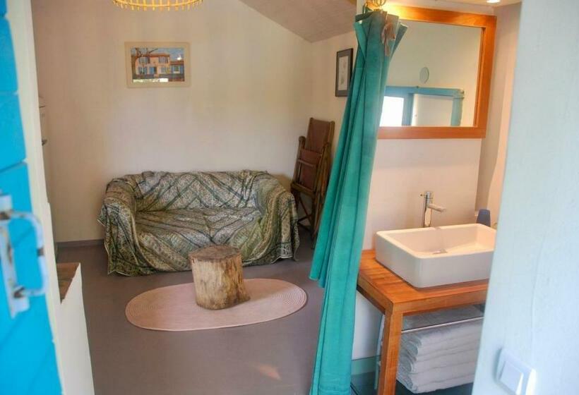 بنسيون Les Volets Bleus Provence