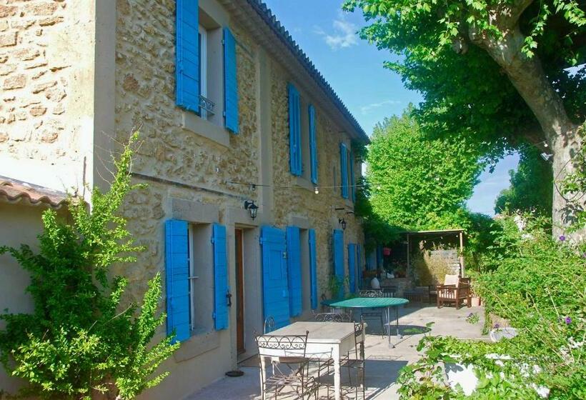بنسيون Les Volets Bleus Provence