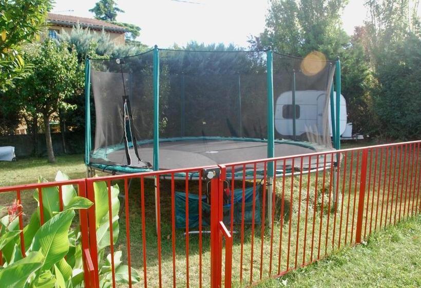 بنسيون Les Volets Bleus Provence