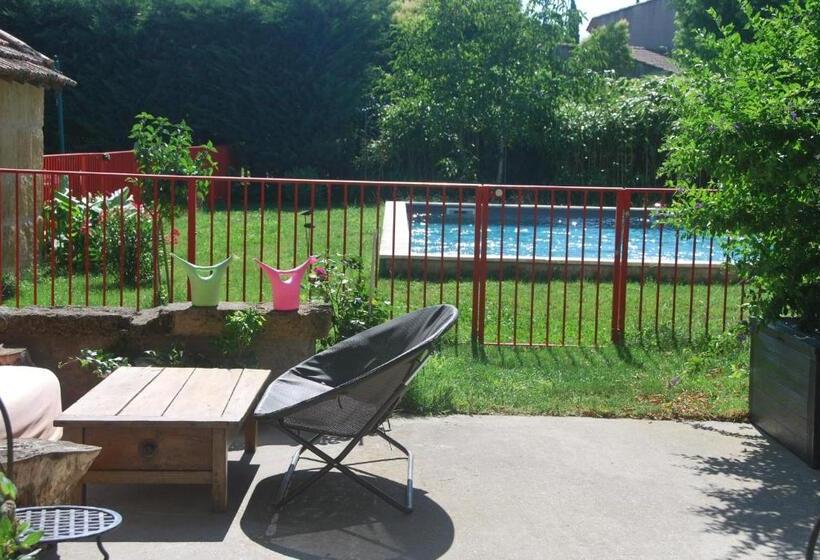 بنسيون Les Volets Bleus Provence