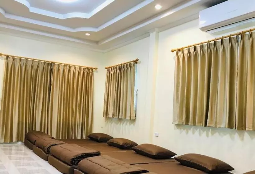 Majatalo Panutsaya Homestay