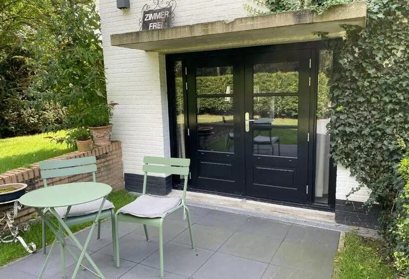 تختخواب و صبحانه La Grange 28