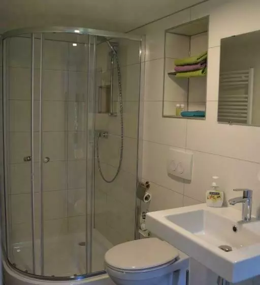 تختخواب و صبحانه La Grange 28