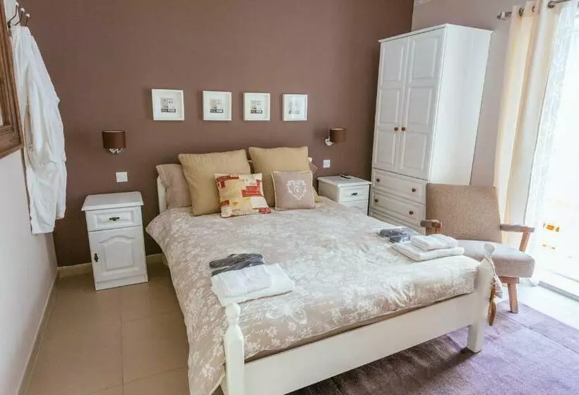Ghand In Nanna B&b